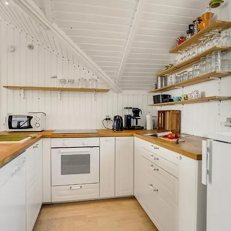 3 Bedroom In Holiday home